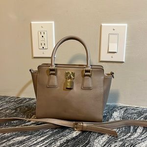 Sunday Mini | ANGELA ROI